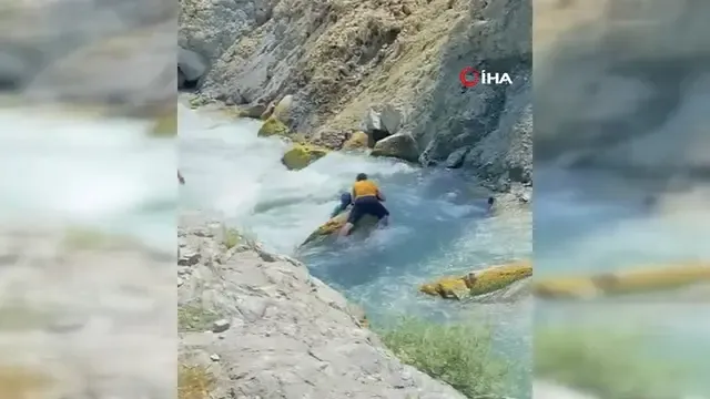 Gazeteci, Azerbaycanlı diplomatı gezdiriyordu... Büyük bir felaketi önledi! 3 kişiyi boğulmaktan kurtardı