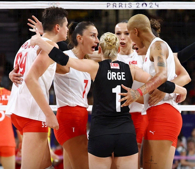 Filenin Sultanları Çin’i devirerek yarı finale yükseldi 