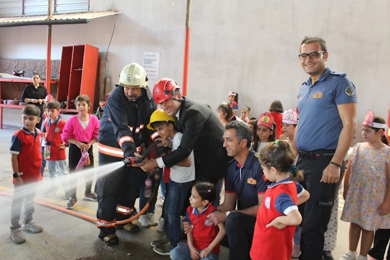 Kahtalı minik öğrenciler itfaiyeci oldu 