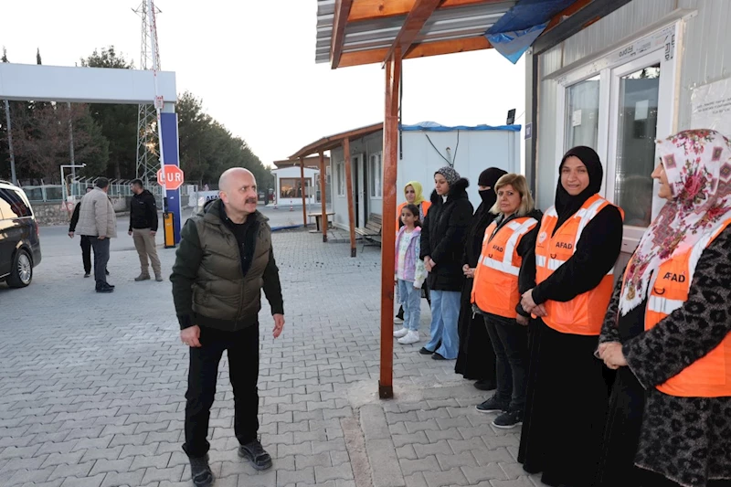 Vali Varol, K-15 konteyner kenti ziyaret etti 