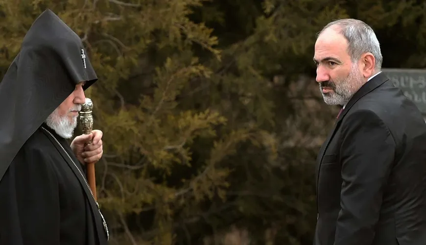 Paşinyan-Kilise savaşı yeniden alevlendi