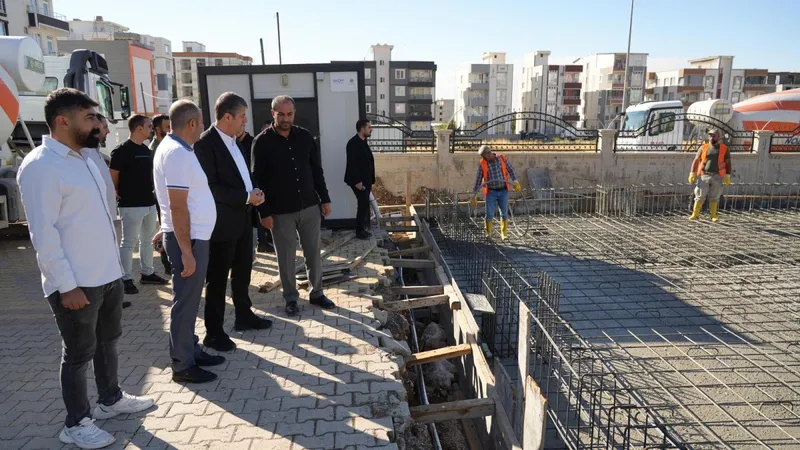Adıyaman Belediyesi Ek Hizmet Binası’nda çalışmalar hız kazandı: Temel betonu döküldü  - Videolu Haber