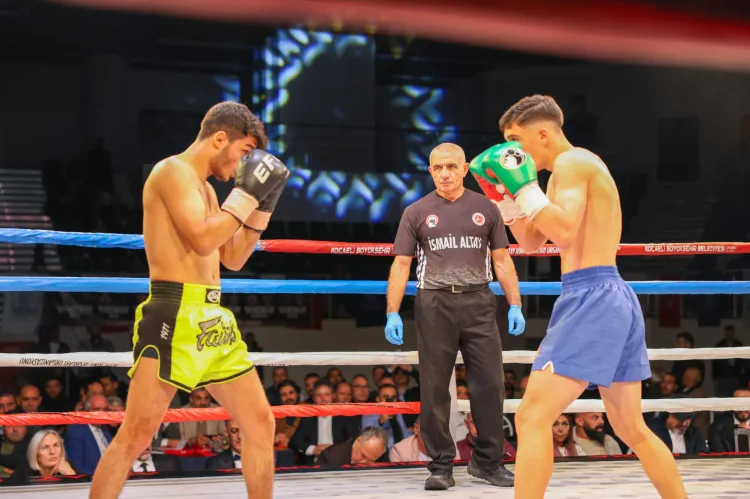 Kick Boks Tutkunları Kocaeli’de Buluştu