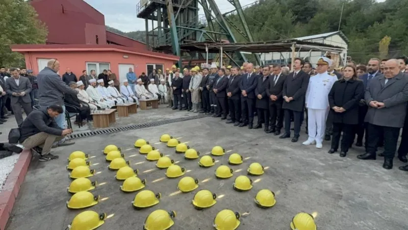 Amasra’daki maden faciasında hayatını kaybeden 43 madenci anıldı