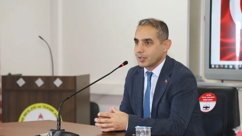 İl Sağlık Müdürü Prof. Dr. Şirik, ‘Kariyer Günleri’nde öğrencilerle buluştu 