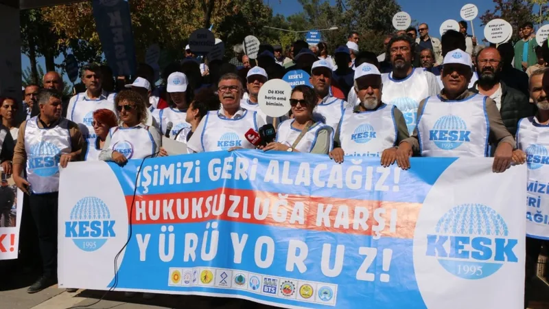 KESK’in KHK yürüyüşü Adıyaman’da gergin başladı: ‘Anayasal hakkımızı müzakere ettirmeyiz’  - Videolu Haber