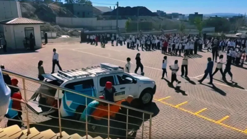 Adıyaman’da okullarda eş zamanlı tahliye tatbikatı gerçekleştirildi  - Videolu Haber
