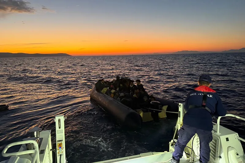 Aralarında çocukların da olduğu 104 göçmen kurtarıldı