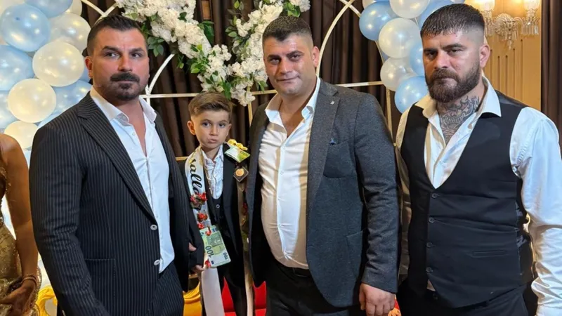 Bora Toprak’ın oğlu Alaattin için görkemli sünnet töreni: Sanat ve siyaset dünyası bir araya geldi 