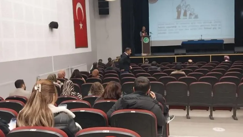 ŞÖNİM’den okul idarecileri ve rehber öğretmenlere bilgilendirme eğitimi