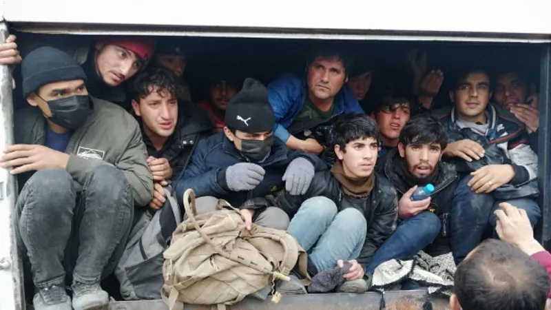 81 ilde eş zamanlı operasyon: 169 göçmen kaçakçısı yakalandı