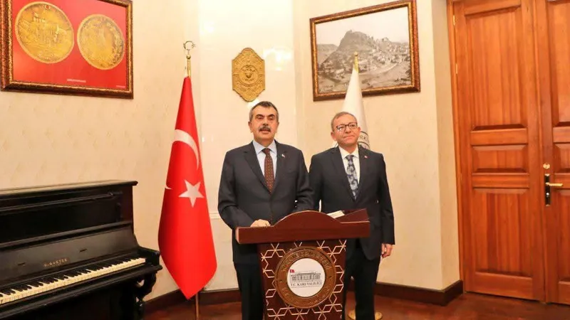 Milli Eğitim Bakanı Yusuf Tekin, Kars Valiliği’ni ziyaret etti