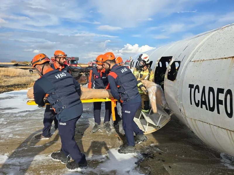 Adıyaman Havalimanı’nda olası uçak kazasına karşı tatbikat düzenlendi 