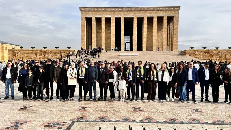 Hamburglu Fenerbahçeliler Anıtkabir ziyaretiyle Yozgat yolunda