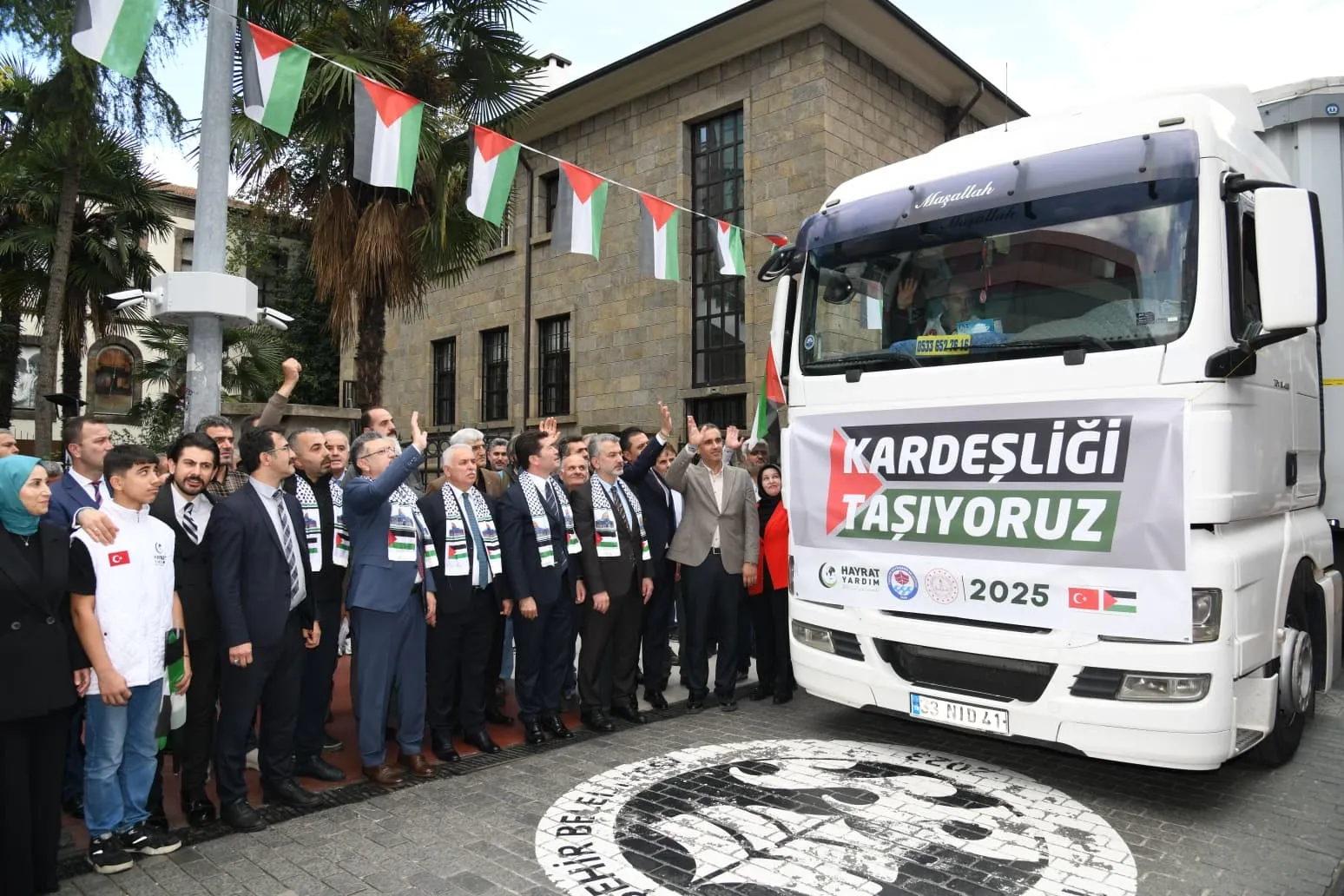 Trabzon’dan Gazze’ye 250 tonluk kardeşlik konvoyu
