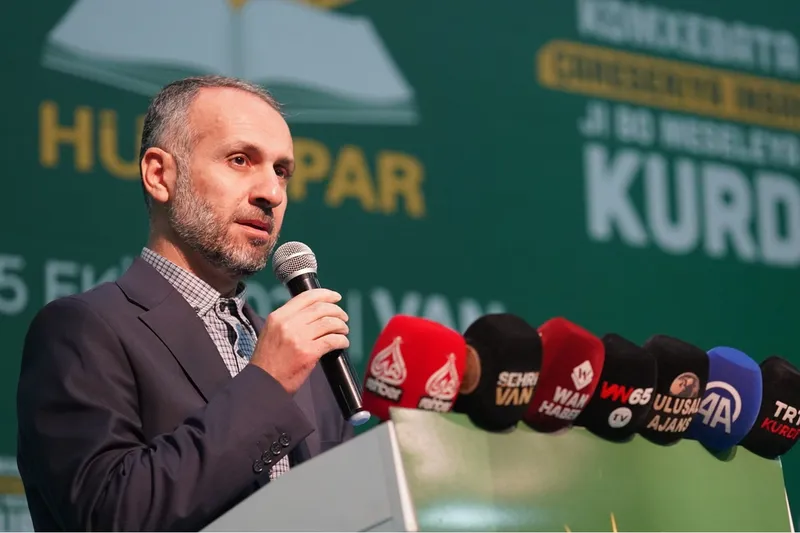 Müftü Şık: İslam, dertlerimizin uğraşı içindeyken hiçbirimizi namerde muhtaç bırakmayacaktır