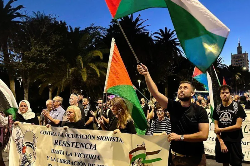 İspanya’nın Malaga kentinde Gazze ile dayanışma eylemi