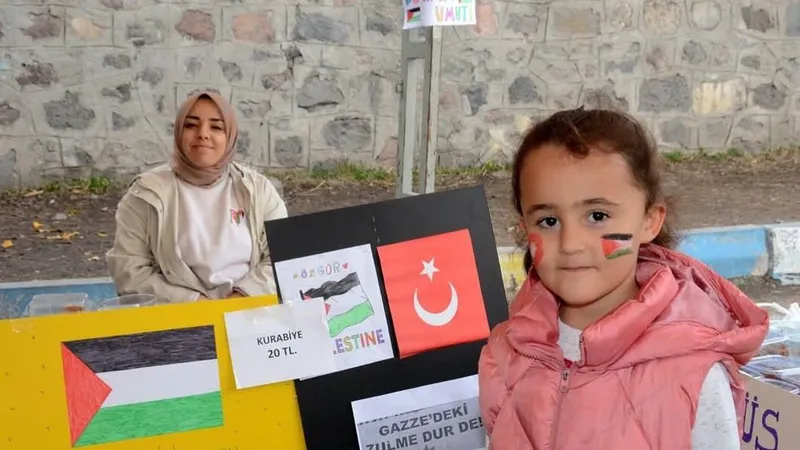 Sarıkamış Kaymakamı Aslantatar, Gazze’ye Destek Kermesine katıldı