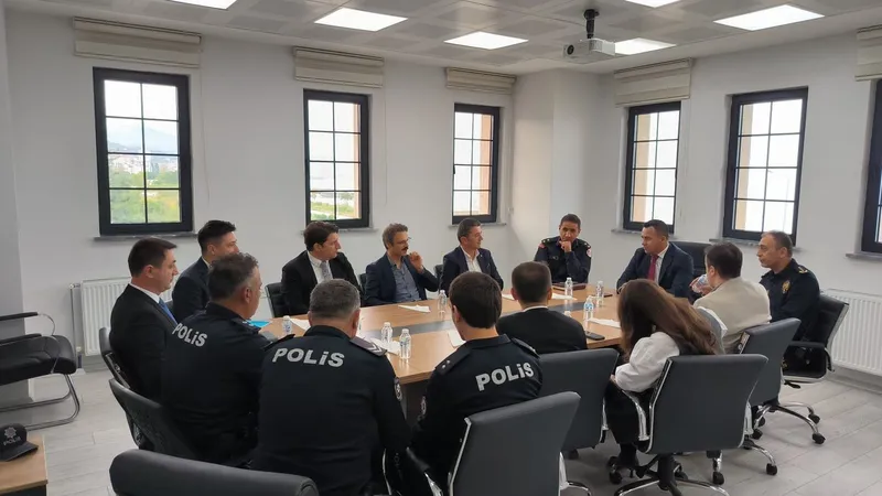 Kaymakam Dr. Uzan; “ Bilgi güvenliği konusunda hem kurumların hem de bireylerin duyarlı olması gerekiyor.”