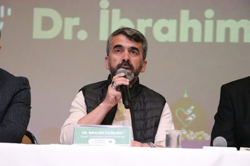 Dr. Dağılma: Gece ibadeti günahlara kefarettir