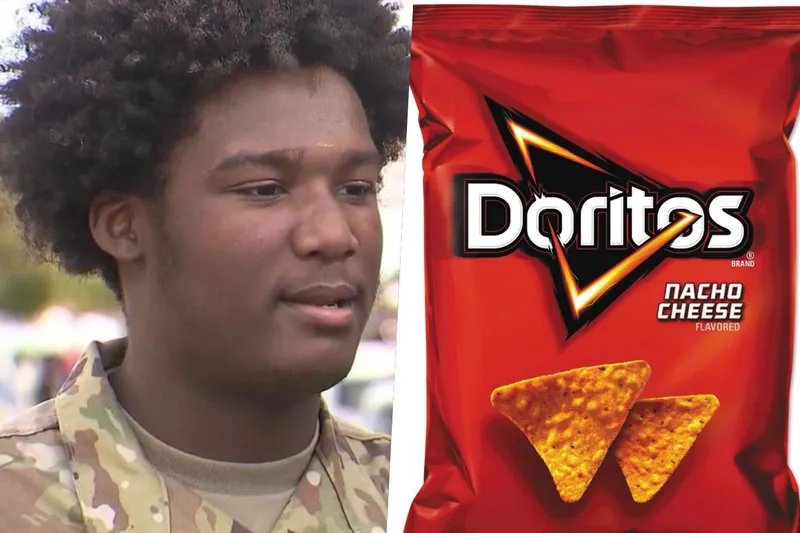 Cips paketi silah sanıldı: Yapay zekâ algoritması liseli öğrenciyi ters kelepçe yaptırdı