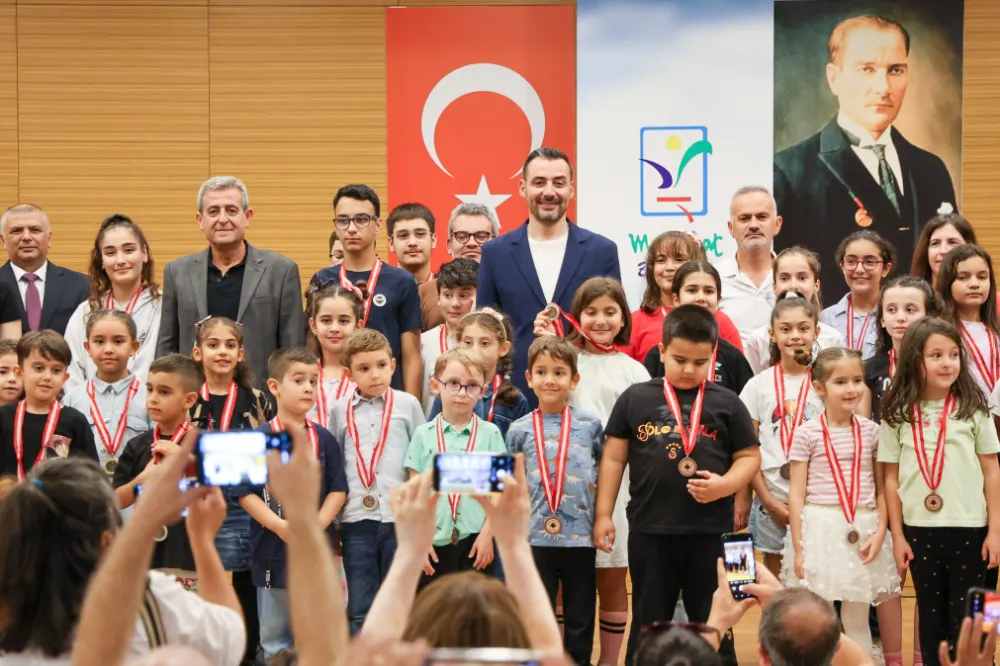 MANAVGAT’TA CUMHURİYET BAYRAMI SATRANÇ TURNUVASI DÜZENLENDİ