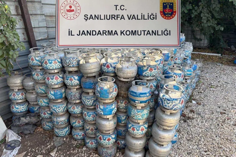 Şanlıurfa’da kaçak tüp dolum operasyonu: Binlerce tüp ele geçirildi