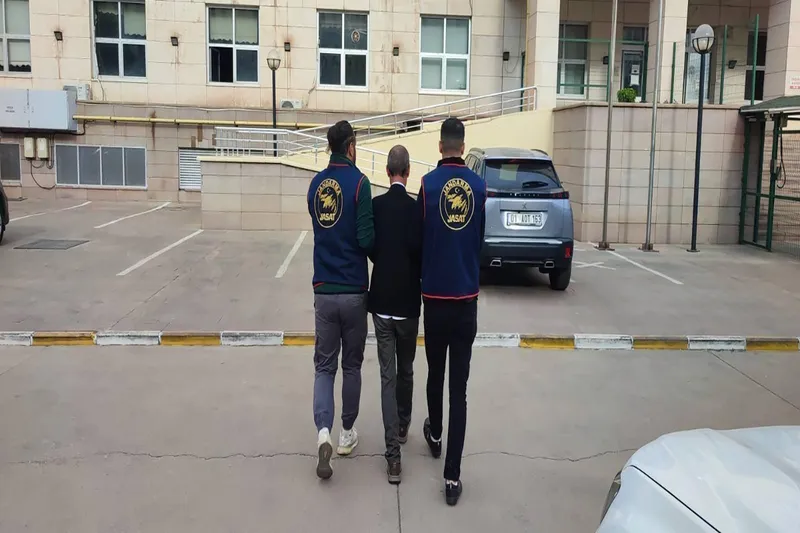 Kasten öldürme ve uyuşturucu suçlarından aranan 68 şahıs yakalandı