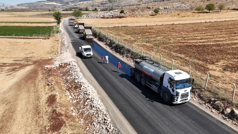 Büyükşehir, Pazarcık Kırsalında Ulaşımı Modernize Ediyor