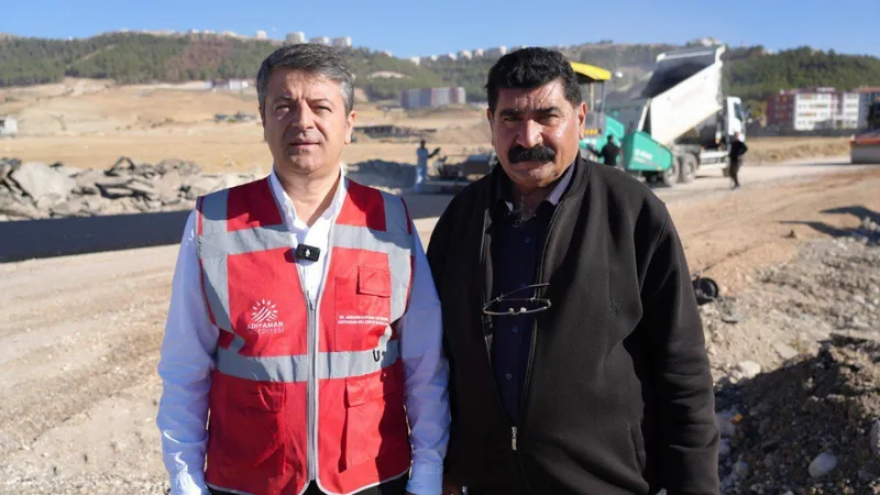 Başkan Tutdere Esentepe’deki asfalt çalışmalarını yerinde inceledi  - Videolu Haber