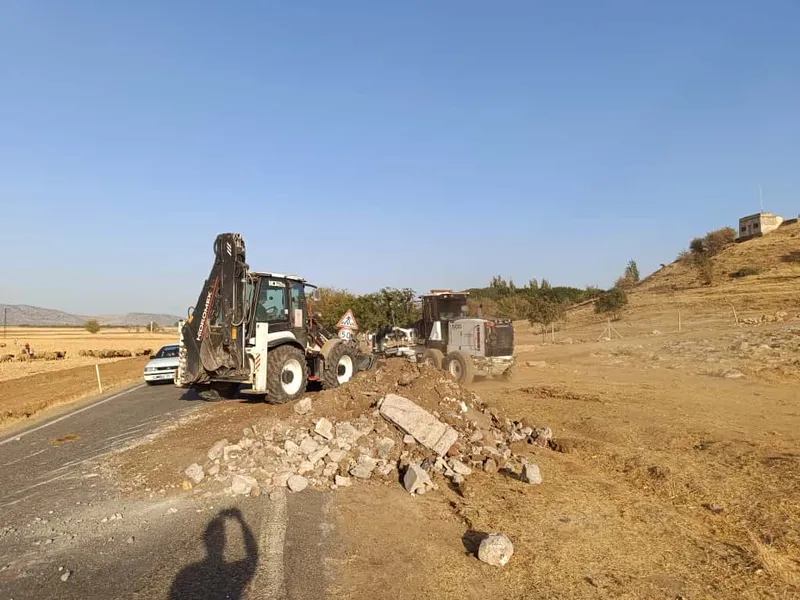 Başkan Miktat Çetin’den yol müjdesi: Çakırhüyük – Söğütlü yolu çift şerit oluyor  - Videolu Haber