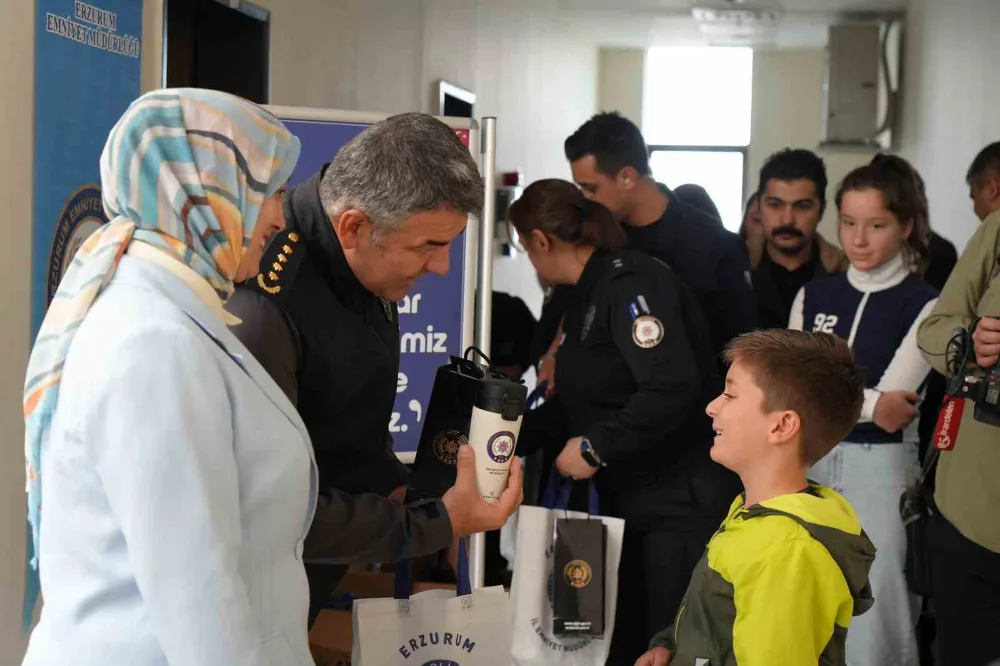 Erzurum Polisi “Biz Bize Yeteriz” Projesiyle Çocuklara Ders Desteği Verecek