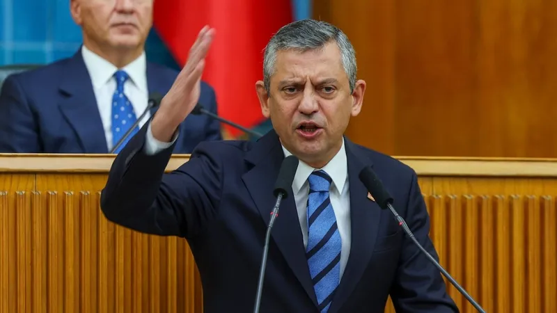 Özgür Özel: ‘Asgari ücreti yüzde 20 artırmaya niyetleniyorlar’ 