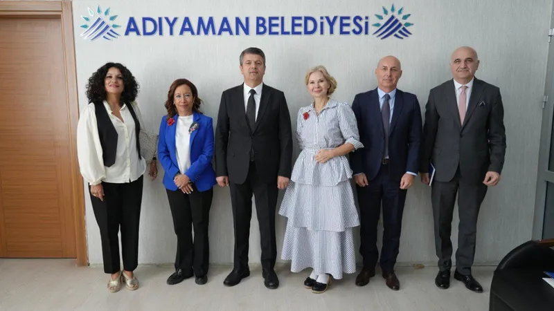 Adıyaman’da anlamlı buluşma: Tutdere’den İsveç heyetine “umut çiçeği”  - Videolu Haber