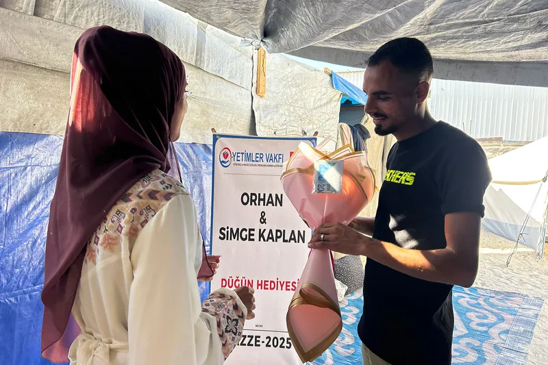 Diyarbakırlı yeni evli çiftin bağışladığı takılar Gazzeli çiftin mutluluğuna vesile oldu