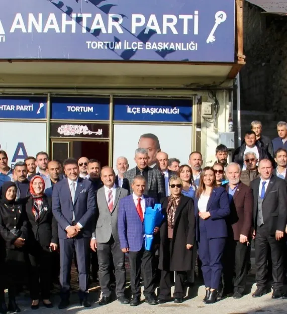 Anahtar’ın demokrasi zincirine bir halka daha…  