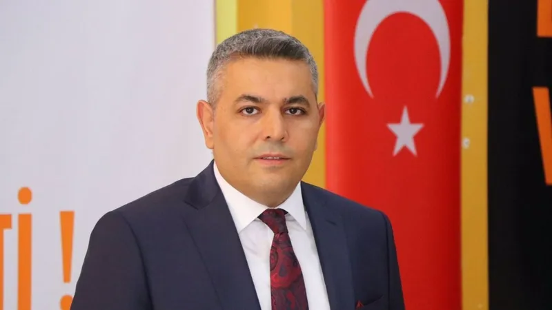 Başkan Sadıkoğlu: ‘Atatürk, kalbimizde şükran ve minnetle yaşamaktadır’ 