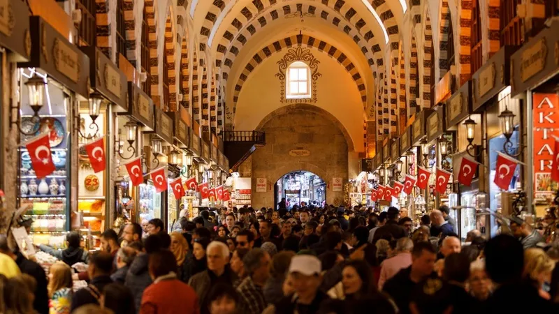 Kapalıçarşı’da dördüncü dalga kara para operasyonu: 76 gözaltı