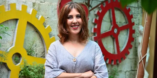 Yazar ve Çevirmen Ayça Öztorun, 56 yaşında hayatını kaybetti.