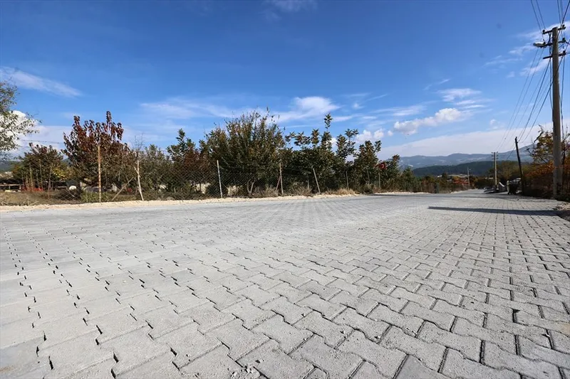 Denizli Büyükşehir, Cumhuriyet ve Kocapınar Mahallelerinde Kilit Parke Çalışması Başlattı