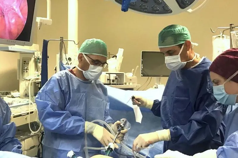 Siyonist rejim iki Amerikalı doktorun Batı Şeria