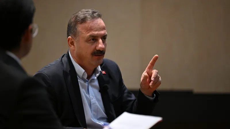 Yavuz Ağıralioğlu’ndan Cumhurbaşkanı Erdoğan’a tepki: ‘Dünya liderliği yapıyorsunuz ama ülkenin hazinesi boş’ 