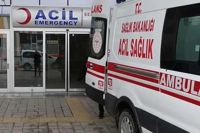 Yedikleri yemekten zehirlenen 150 kişi hastaneye kaldırıldı