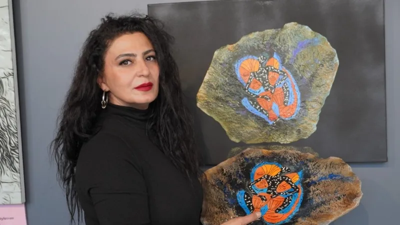 Azura Sergisi: Fotoğraf ile taşın sanatsal uyumu  - Videolu Haber