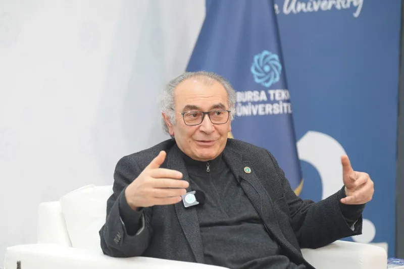 Psikiyatrist Tarhan: Dijital bağımlılık ile hazcılık aileyi ve toplumu tehdit ediyor