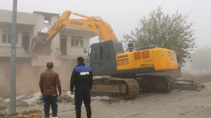 Batman’da Kaçak yapı yıkımlarına tepki: Depreme dayanıksız yapılarla mücadele edilsin