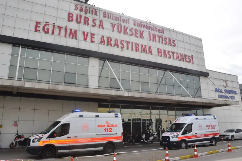 Bursa’da okulda profiterol tüketen 8 öğrenci hastanelik oldu