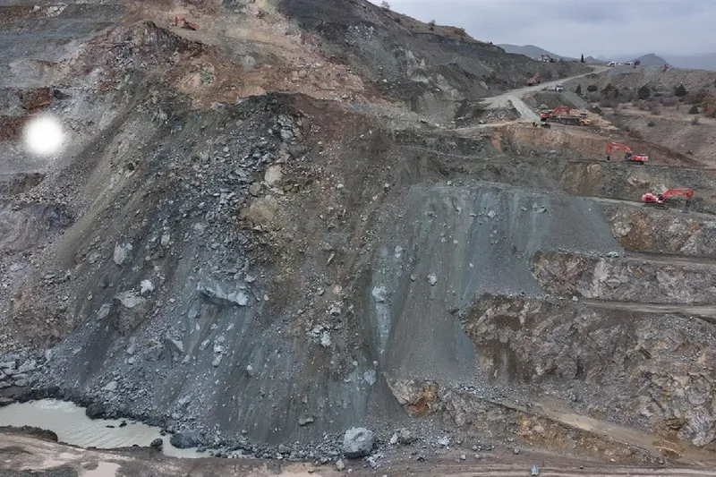 Sivas’ta göçük altında kalan madenciyi arama çalışmaları 10. günde