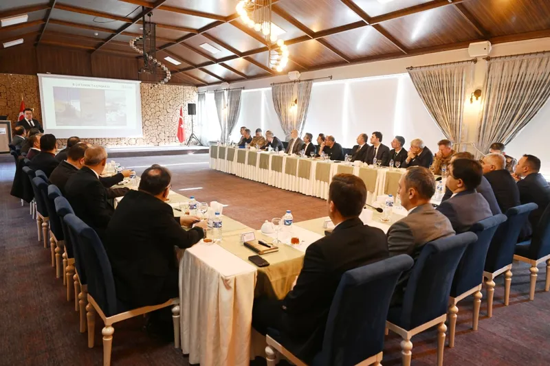 Palandöken’de kış sezonu öncesi güvenlik ve tedbir toplantısı yapıldı