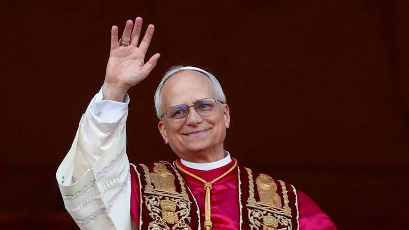 Papa 14. Leo, Türkiye ziyaretini tamamlayarak ülkeden ayrıldı